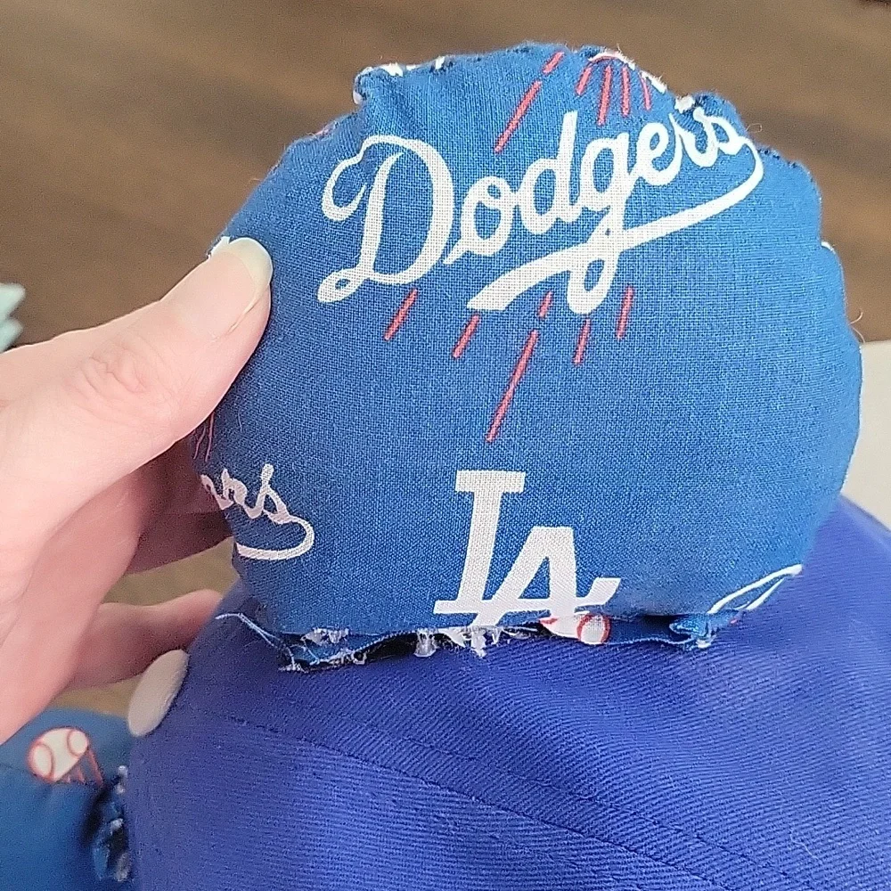Los Angeles Dodgers Women's Blue Baseball Cap with Ear Accents - Picture 7 of 12